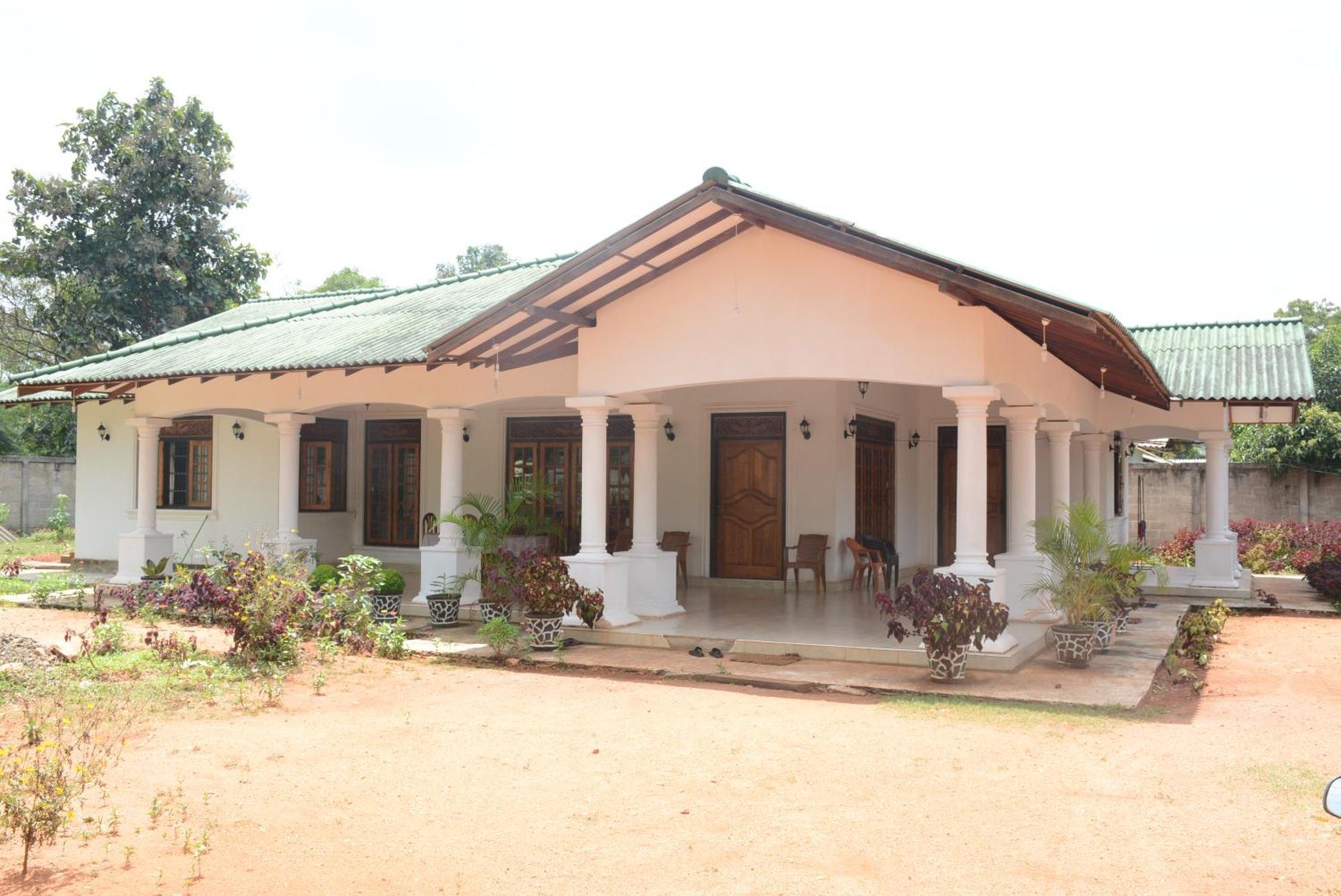 First House Mihintale Hotel Екстериор снимка