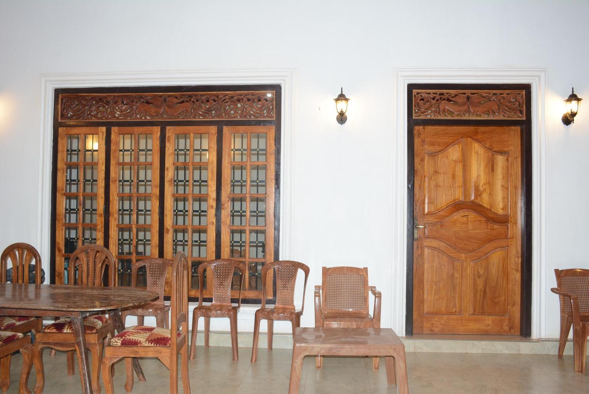 First House Mihintale Hotel Екстериор снимка