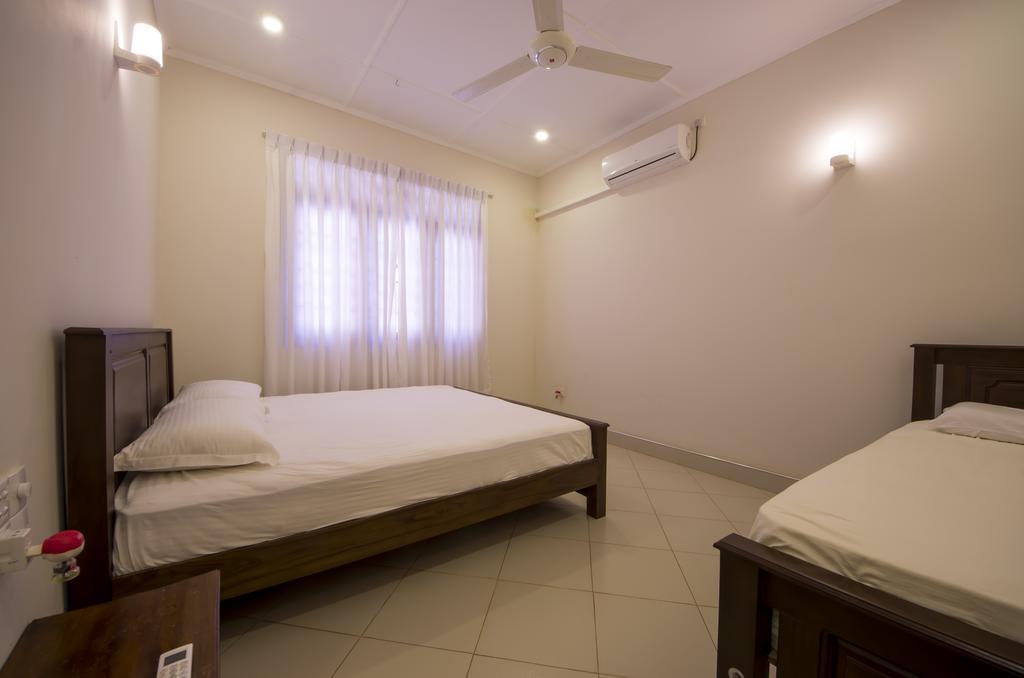 First House Mihintale Hotel Екстериор снимка