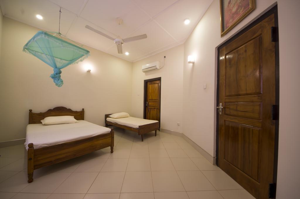 First House Mihintale Hotel Екстериор снимка